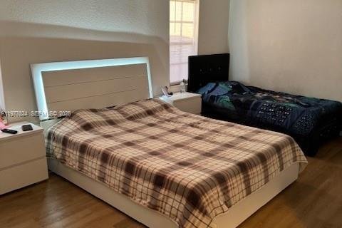 House in Hialeah, Florida 3 bedrooms, 154.12 sq.m. № 2041925 - photo 11