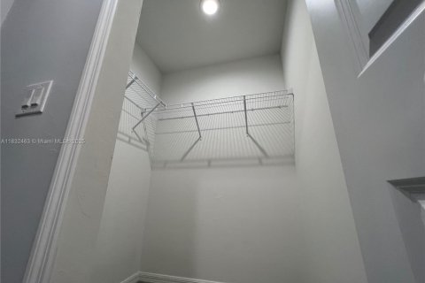 Villa ou maison à vendre à Cape Coral, Floride: 4 chambres, 160.91 m2 № 1814262 - photo 19