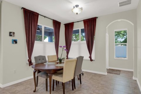 Casa en venta en Deltona, Florida, 5 dormitorios, 279.17 m2 № 1743632 - foto 15