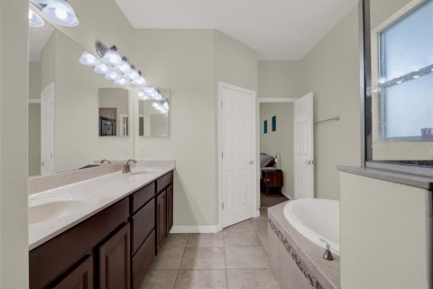 Casa en venta en Deltona, Florida, 5 dormitorios, 279.17 m2 № 1743632 - foto 20