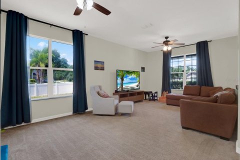 Casa en venta en Deltona, Florida, 5 dormitorios, 279.17 m2 № 1743632 - foto 5