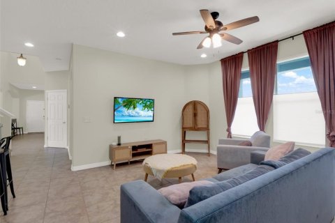 Casa en venta en Deltona, Florida, 5 dormitorios, 279.17 m2 № 1743632 - foto 13