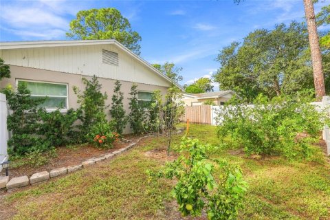 House in Saint Petersburg, Florida 3 bedrooms, 122.63 sq.m. № 2398337 - photo 28