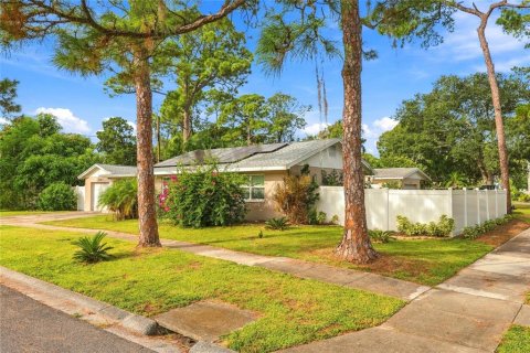 House in Saint Petersburg, Florida 3 bedrooms, 122.63 sq.m. № 2398337 - photo 25