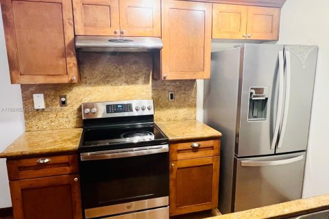 Condominio en alquiler en Doral, Florida, 2 dormitorios, 104.79 m2 № 2054524 - foto 2