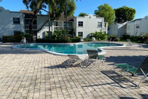 Condominio en alquiler en Doral, Florida, 2 dormitorios, 104.79 m2 № 2054524 - foto 13