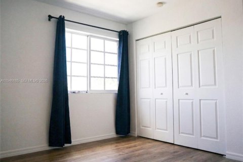 Touwnhouse à vendre à Hallandale Beach, Floride: 2 chambres, 103.21 m2 № 2002736 - photo 23