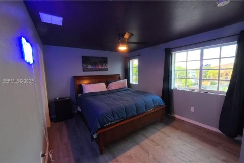 Townhouse in Hallandale Beach, Florida 2 bedrooms, 103.21 sq.m. № 2002736 - photo 17