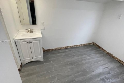 Снять в аренду виллу или дом в Майами, Флорида 3 спальни, 139.35м2, № 1986955 - фото 7