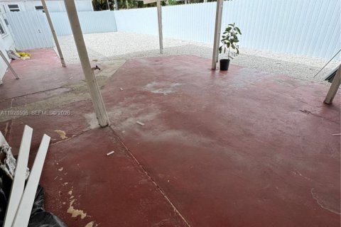 Casa en alquiler en Miami, Florida, 3 dormitorios, 139.35 m2 № 1986955 - foto 17