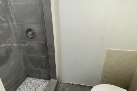 Снять в аренду виллу или дом в Майами, Флорида 3 спальни, 139.35м2, № 1986955 - фото 8