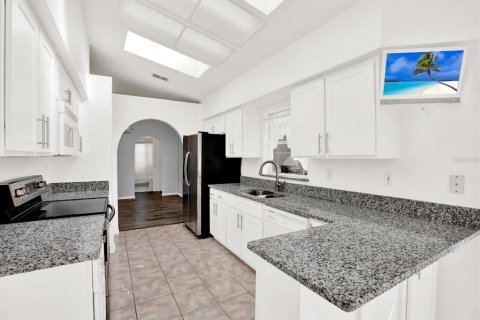 Villa ou maison à vendre à Spring Hill, Floride: 2 chambres, 112.6 m2 № 1767051 - photo 6