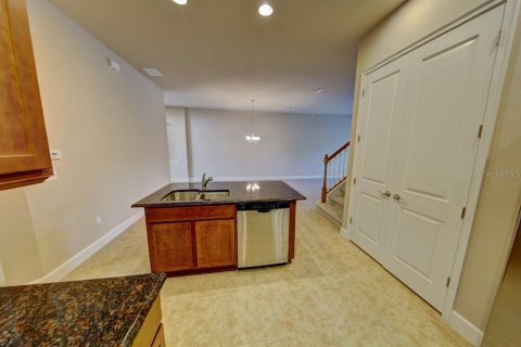 Touwnhouse à louer à Ormond Beach, Floride: 3 chambres, 191.01 m2 № 2383849 - photo 12