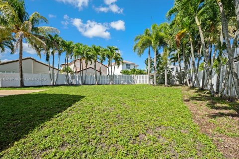 House in Miramar, Florida 5 bedrooms, 242.2 sq.m. № 2399971 - photo 29