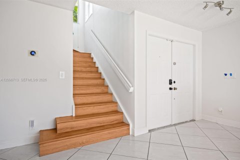 House in Miramar, Florida 5 bedrooms, 242.2 sq.m. № 2399971 - photo 3