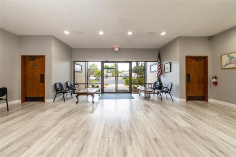 Immobilier commercial à vendre à Palm Coast, Floride: 565.77 m2 № 2131677 - photo 7