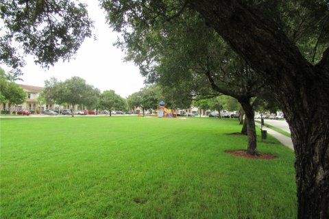 Villa ou maison à louer à Homestead, Floride: 4 chambres, 216.37 m2 № 2402210 - photo 17