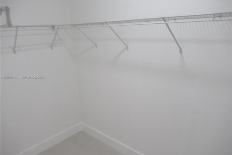 Villa ou maison à louer à Homestead, Floride: 4 chambres, 216.37 m2 № 2402210 - photo 12