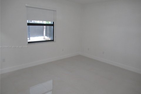 Villa ou maison à louer à Homestead, Floride: 4 chambres, 216.37 m2 № 2402210 - photo 10