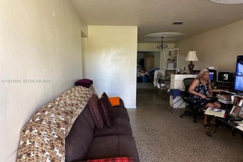 Propiedad comercial en venta en Riviera Beach, Florida, 263.66 m2 № 1990662 - foto 5