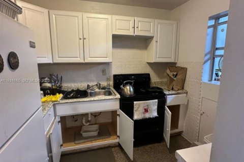 Propiedad comercial en venta en Riviera Beach, Florida, 263.66 m2 № 1990662 - foto 18