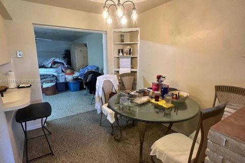 Propiedad comercial en venta en Riviera Beach, Florida, 263.66 m2 № 1990662 - foto 19