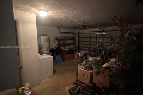 Propiedad comercial en venta en Riviera Beach, Florida, 263.66 m2 № 1990662 - foto 21