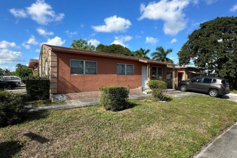 Propiedad comercial en venta en Riviera Beach, Florida, 263.66 m2 № 1990662 - foto 9