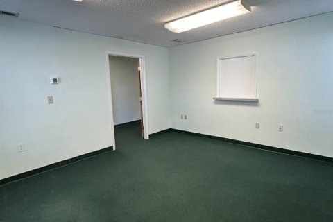 Immobilier commercial à louer à New Port Richey, Floride: 94.3 m2 № 1718911 - photo 11