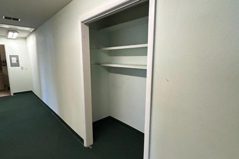 Immobilier commercial à louer à New Port Richey, Floride: 94.3 m2 № 1718911 - photo 8