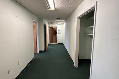 Immobilier commercial à louer à New Port Richey, Floride: 94.3 m2 № 1718911 - photo 9