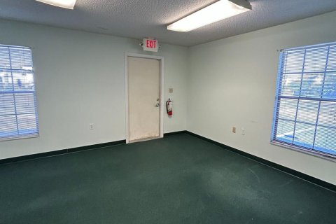 Immobilier commercial à louer à New Port Richey, Floride: 94.3 m2 № 1718911 - photo 2