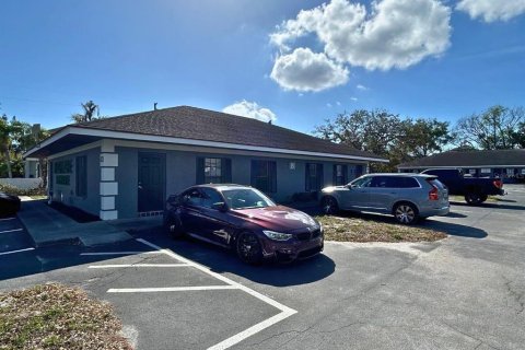 Immobilier commercial à louer à New Port Richey, Floride: 94.3 m2 № 1718911 - photo 1