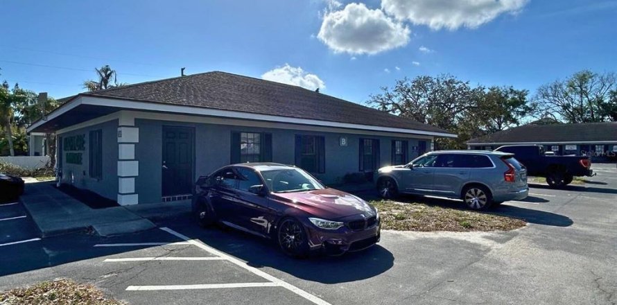 Immobilier commercial à New Port Richey, Floride 94.3 m2 № 1718911