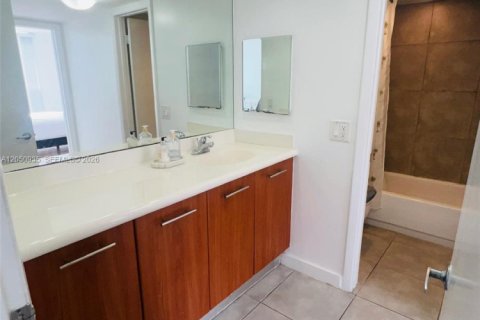 Copropriété à vendre à Miami, Floride: 1 chambre, 67.17 m2 № 2246129 - photo 25