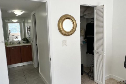 Copropriété à vendre à Miami, Floride: 1 chambre, 67.17 m2 № 2246129 - photo 27