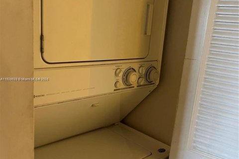 Condominio en venta en Lauderhill, Florida, 2 dormitorios, 100.8 m2 № 1979355 - foto 20