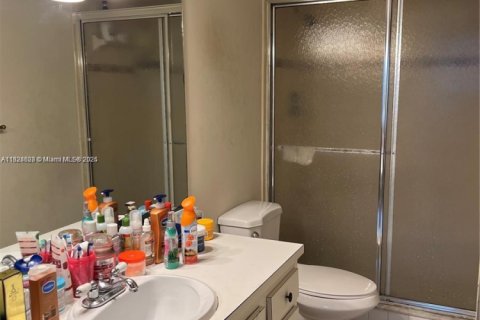 Condominio en venta en Lauderhill, Florida, 2 dormitorios, 100.8 m2 № 1979355 - foto 12