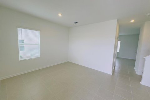 Touwnhouse à vendre à Clermont, Floride: 3 chambres, 163.04 m2 № 2284356 - photo 2