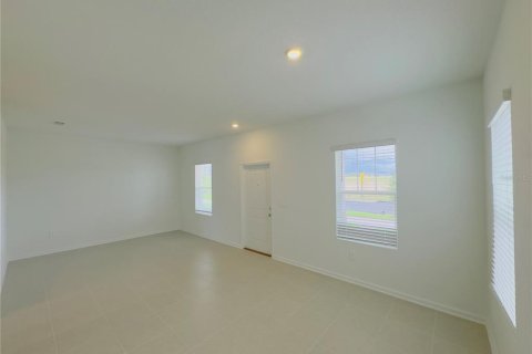 Touwnhouse à vendre à Clermont, Floride: 3 chambres, 163.04 m2 № 2284356 - photo 3