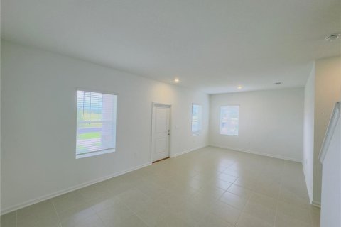 Touwnhouse à vendre à Clermont, Floride: 3 chambres, 163.04 m2 № 2284356 - photo 4