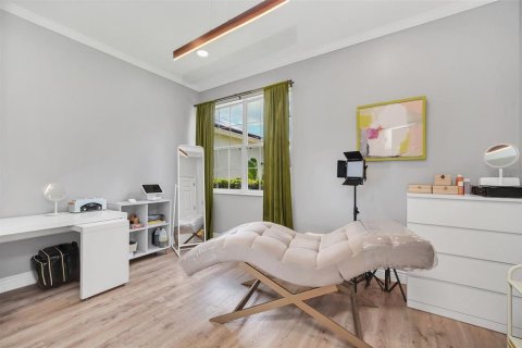 House in Winter Garden, Florida 4 bedrooms, 214.98 sq.m. № 1720029 - photo 8