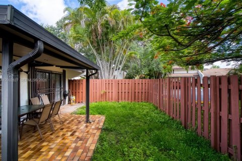 Townhouse in Miami, Florida 2 bedrooms, 130.06 sq.m. № 2087948 - photo 28