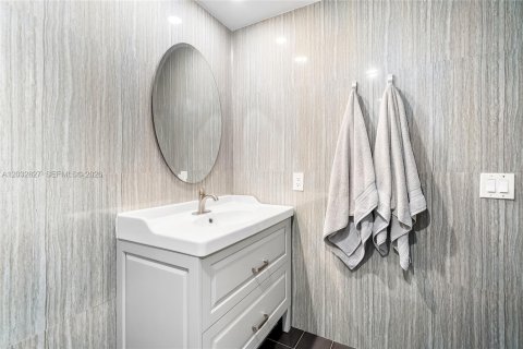 Townhouse in Miami, Florida 2 bedrooms, 130.06 sq.m. № 2087948 - photo 21