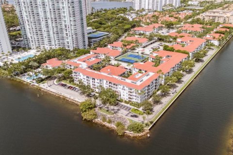 Copropriété à louer à Aventura, Floride: 1 chambre, 82.96 m2 № 1934168 - photo 13