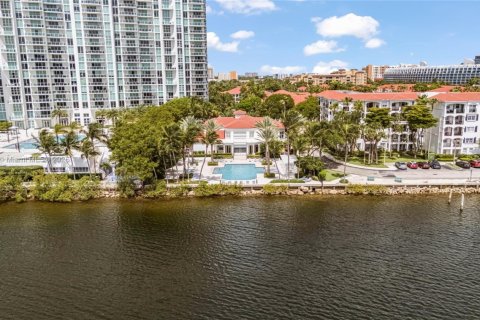 Copropriété à louer à Aventura, Floride: 1 chambre, 82.96 m2 № 1934168 - photo 15