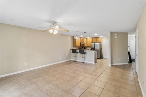 Touwnhouse à vendre à Oviedo, Floride: 3 chambres, 137.5 m2 № 2224883 - photo 6