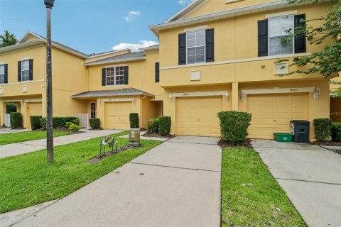 Touwnhouse à vendre à Oviedo, Floride: 3 chambres, 137.5 m2 № 2224883 - photo 2