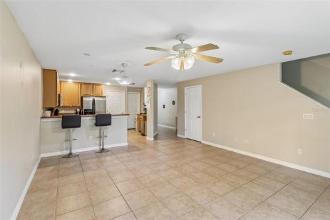 Touwnhouse à vendre à Oviedo, Floride: 3 chambres, 137.5 m2 № 2224883 - photo 7
