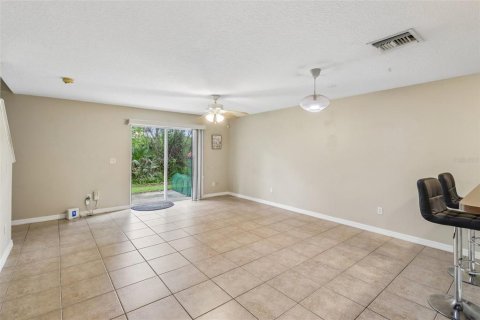 Touwnhouse à vendre à Oviedo, Floride: 3 chambres, 137.5 m2 № 2224883 - photo 5